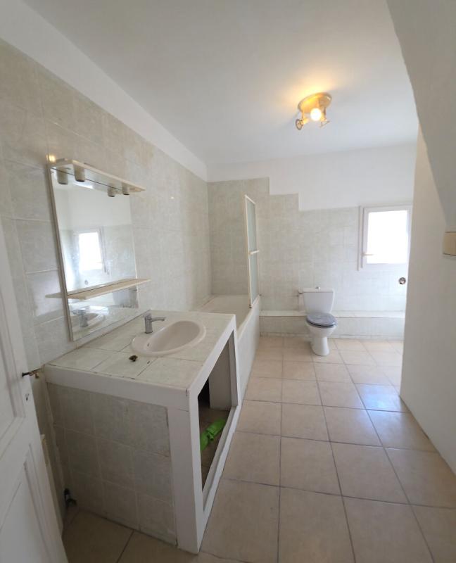 MONTELIMAR Immeuble de 108 m² - 3 appartements -Centre ville Montélimar 5