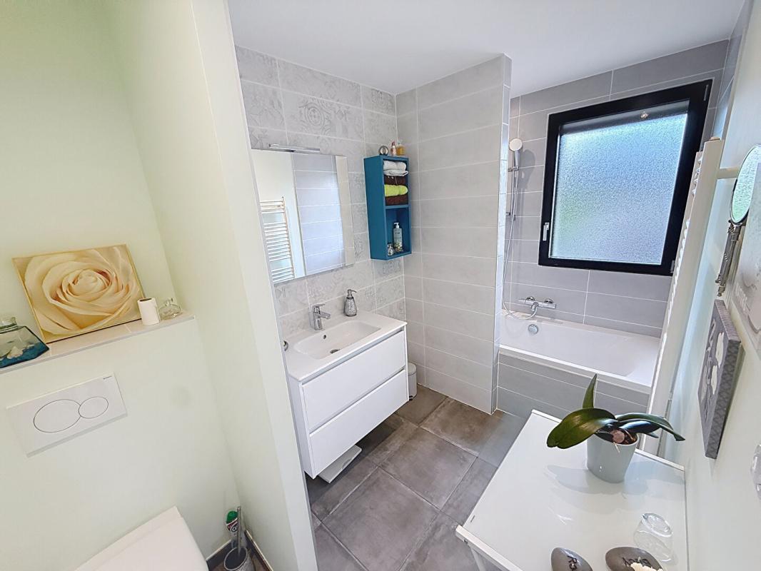 SAINT-AVE Maison d'architecte baignée de lumière à 10 min de Vannes 9