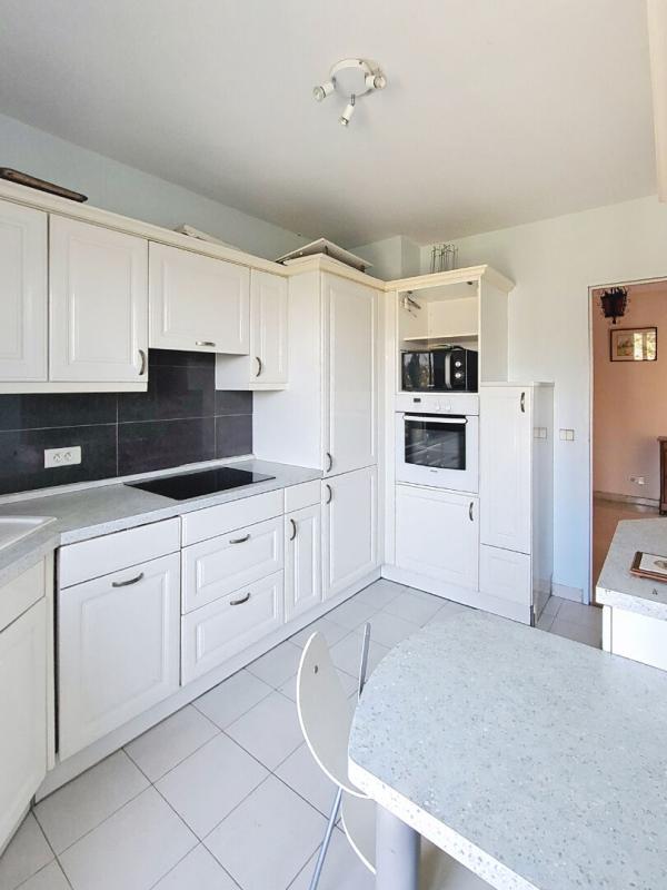 AIX-EN-PROVENCE Opportunité rare | Duplex T4 dernier étage, terrasse privative sur les toits , Aix-en-Provence" 10