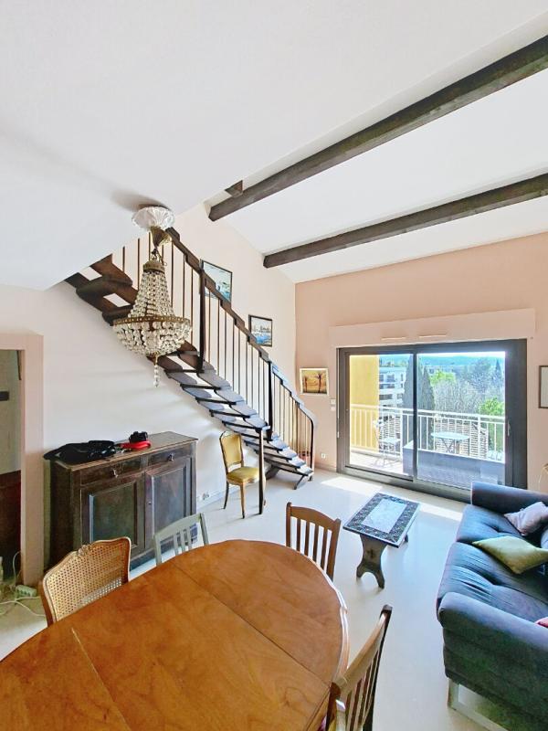 AIX-EN-PROVENCE Opportunité rare | Duplex T4 dernier étage, terrasse privative sur les toits , Aix-en-Provence" 4