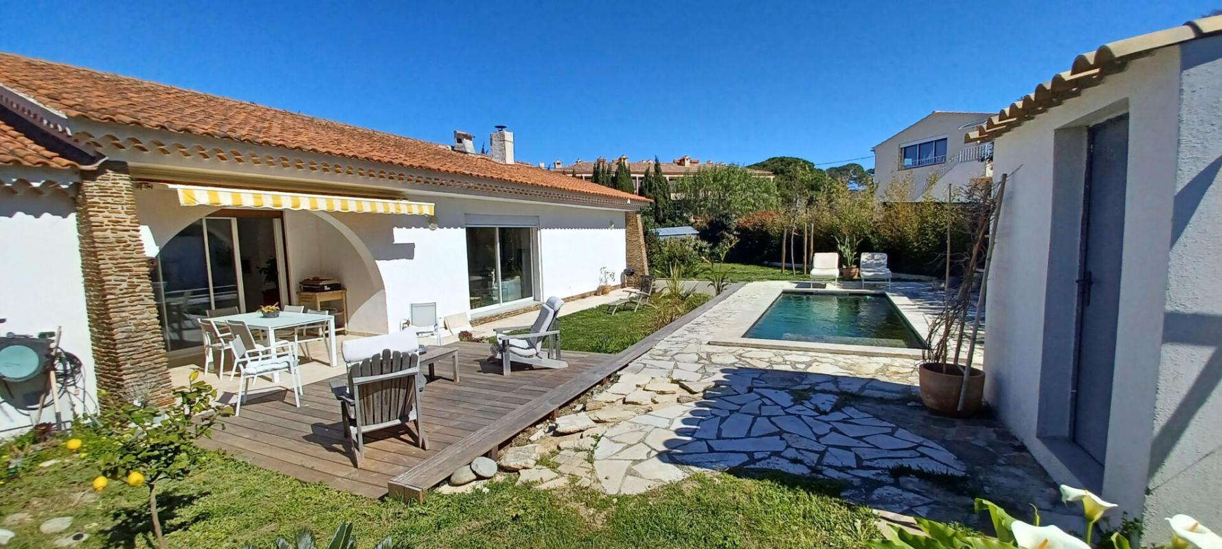 LE BRUSC Maison  de plain pied à 200 m du port du BRUSC 1