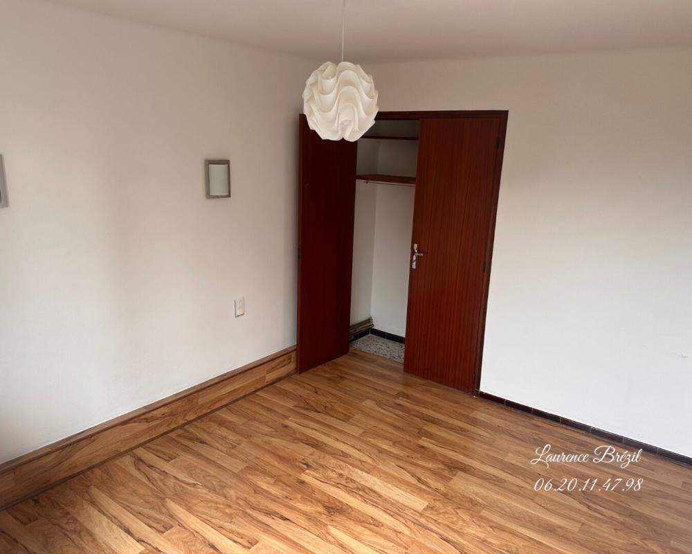 ORAISON En exclusivité à Oraison, Maison individuelle de  217 m2 sur un terrain clos et arboré de  plus de 1500 m² 14