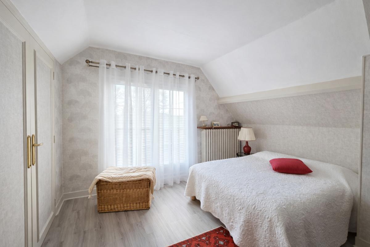 EZY-SUR-EURE Maison L Habit 6 pièce(s) 200 m2 10