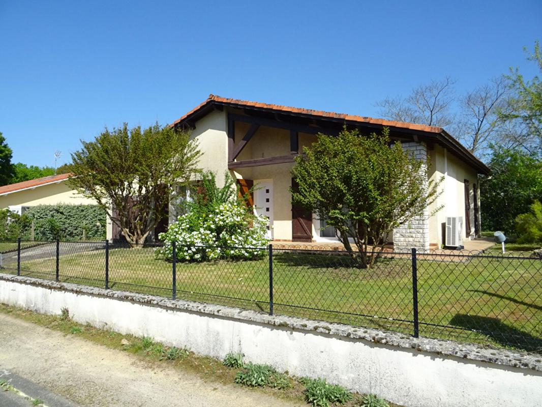 SAINT-PIERRE-DU-MONT Landes 40280 Saint-Pierre-du-Mont , maison 103 m² 2