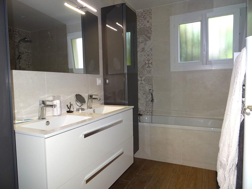 SAINT-PIERRE-DU-MONT Landes 40280 Saint-Pierre-du-Mont , maison 103 m² 9