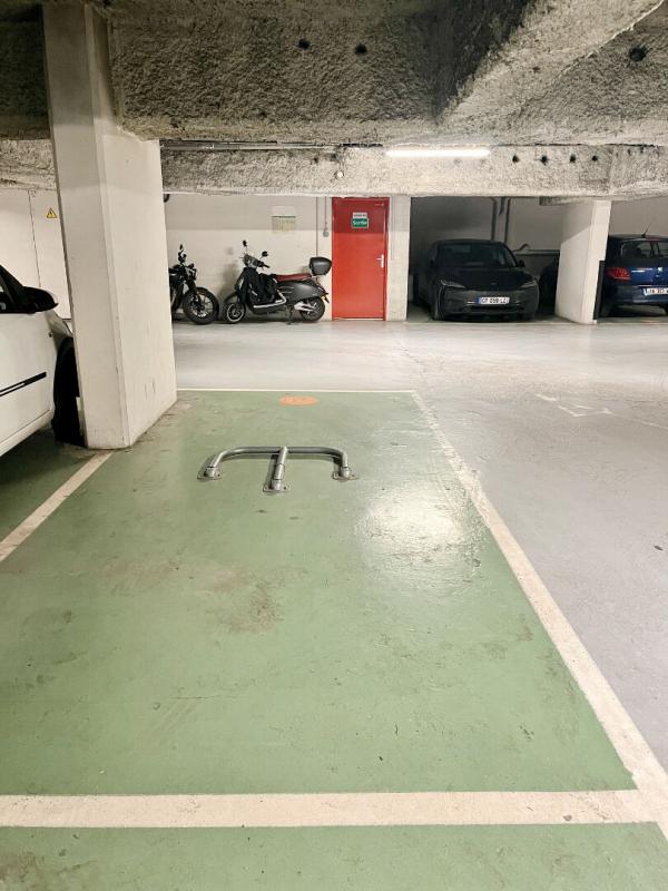 LEVALLOIS-PERRET Parking Avenue André Malraux 4