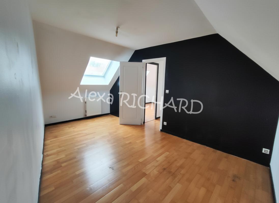 LA FERRIERE-SUR-RISLE Maison 6 pièces 11