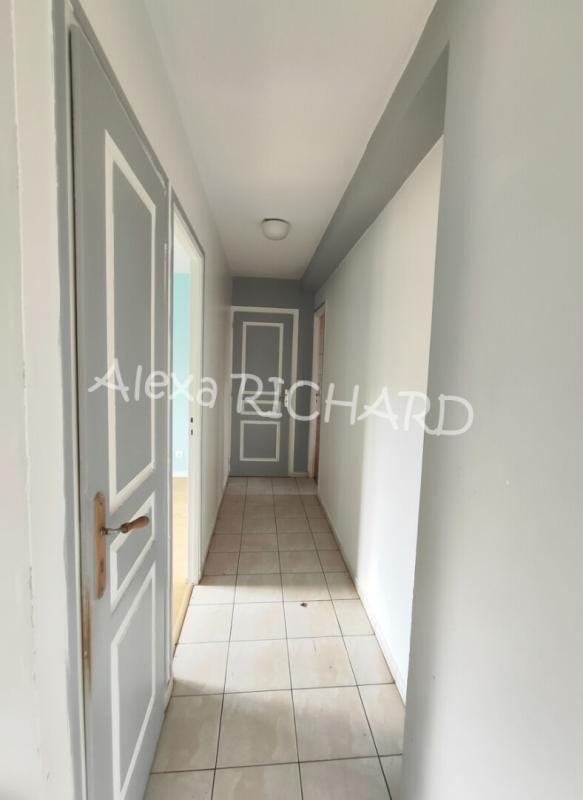 LA FERRIERE-SUR-RISLE Maison 6 pièces 5