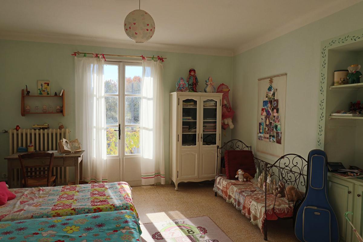 BEDARRIDES Mas en pierre Bédarrides 8 pièce(s) 210 m2 11