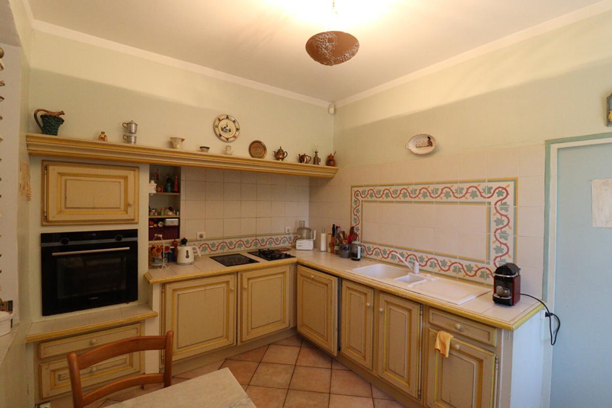 BEDARRIDES Mas en pierre Bédarrides 8 pièce(s) 210 m2 8