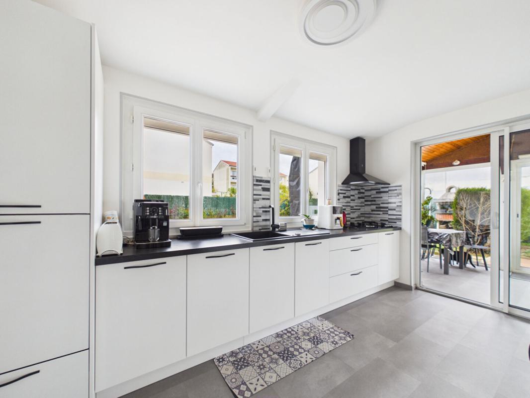 CHATELLERAULT Maison Chatellerault 4 pièce(s) 107 m2 5