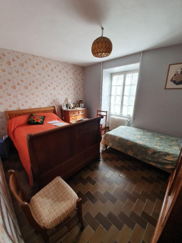 LUANT Corps de ferme Luant 7 pièce(s)  + granges + dépendances sur 2 ha 11