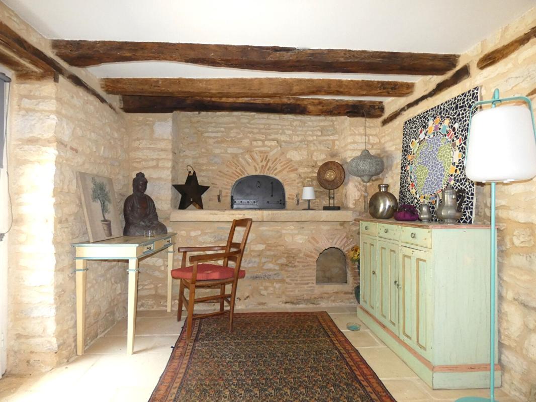 TEMPLE-LAGUYON Maison125 m2 / 3 chambres / grange / terrain 4225m² 10