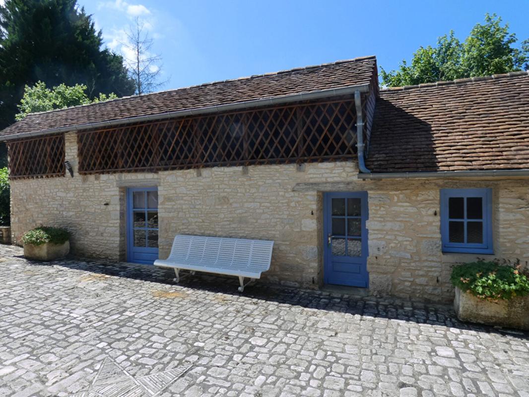 TEMPLE-LAGUYON Maison125 m2 / 3 chambres / grange / terrain 4225m² 5
