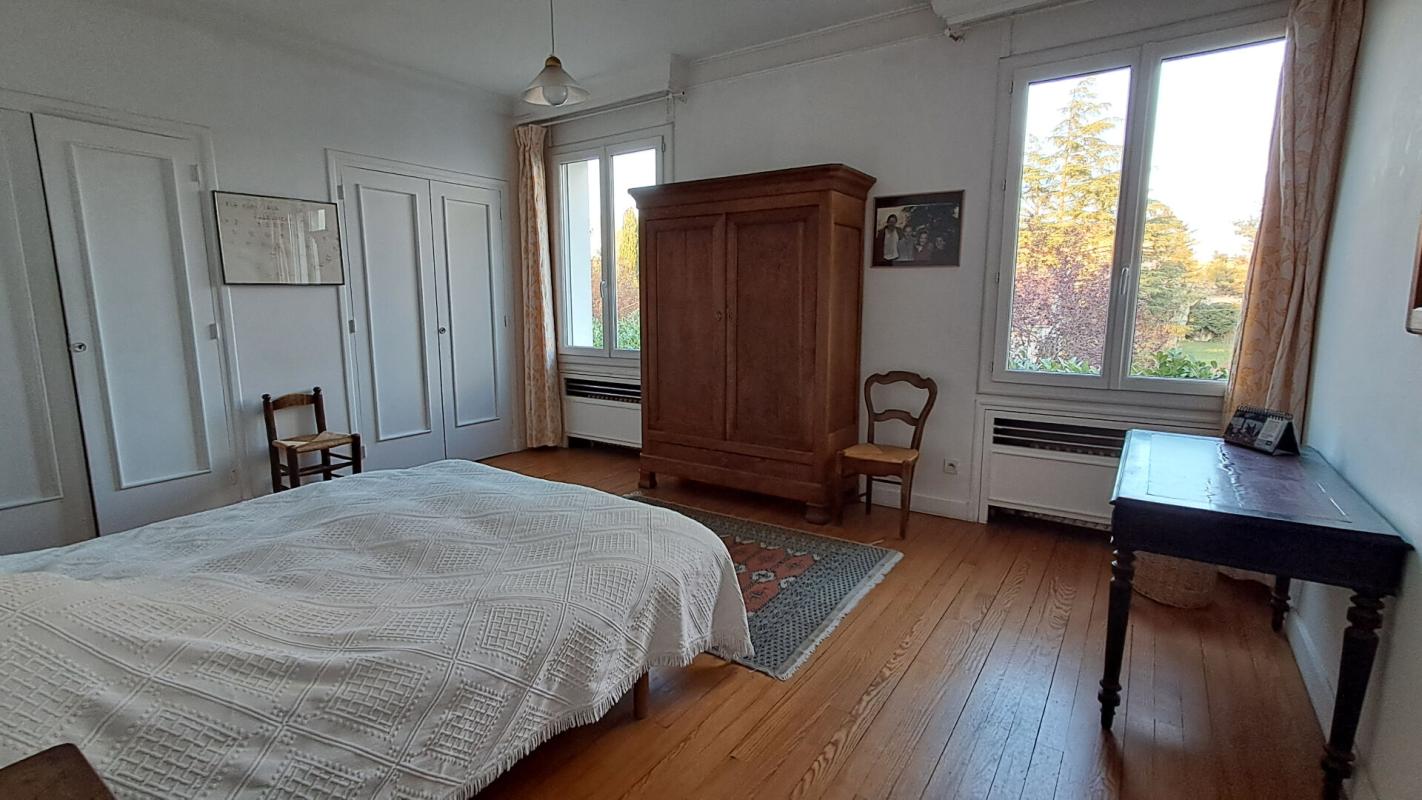 ROMANS-SUR-ISERE Grande Maison fort potentiel Multigenerationnel 5