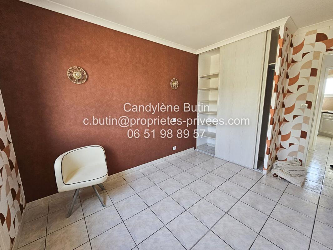 LESPIGNAN Villa  4 pièce(s) 107m2 Ave grand garage et piscine 12