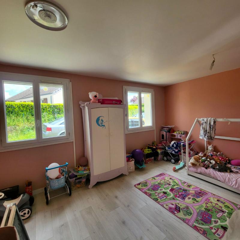 NONANCOURT Maison de plain-pied 5 pièces (110 m²), 27320 Nonancourt 3 chambres, garage, abris en bois, terrain clos de 1035 m². Prix HAI : 187 200 11