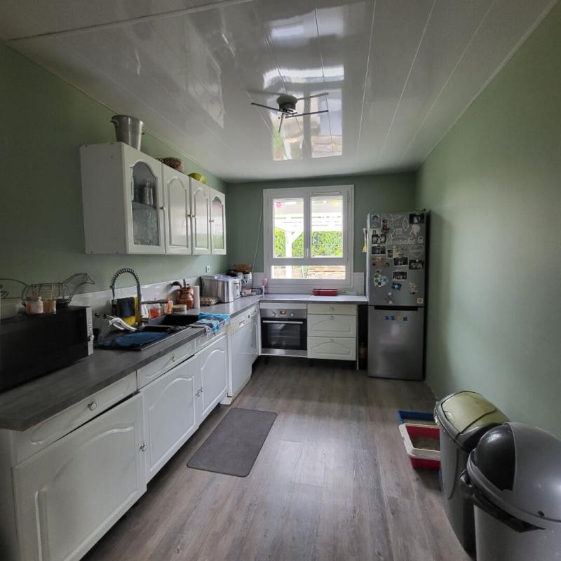 NONANCOURT Maison de plain-pied 5 pièces (110 m²), 27320 Nonancourt 3 chambres, garage, abris en bois, terrain clos de 1035 m². Prix HAI : 187 200 7