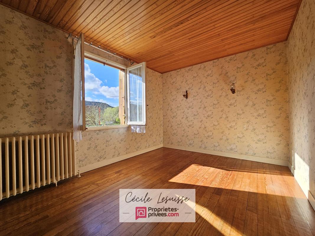 LILLEBONNE Maison proche du centre-ville avec grand terrain 6