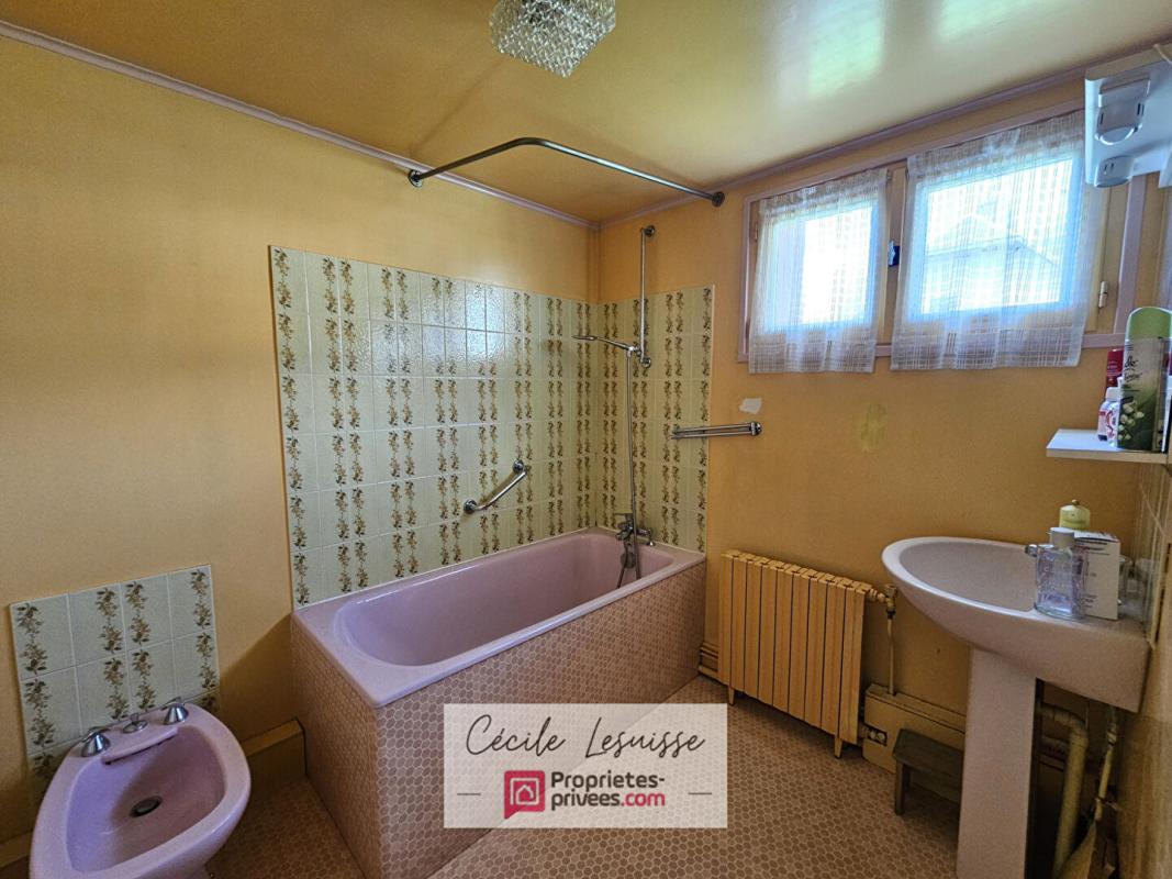 LILLEBONNE Maison proche du centre-ville avec grand terrain 8