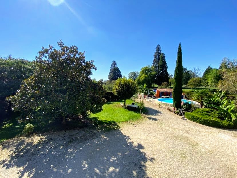 EXCIDEUIL Maison Excideuil 7 pièce(s) 135 m2 9