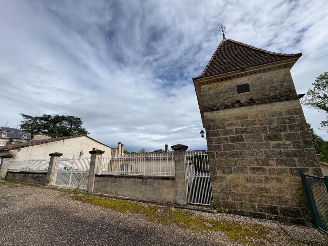 CAPIAN À 31 km DE BORDEAUX : DOMAINE XVIIe & XIXe  Secteur Langoiran 11