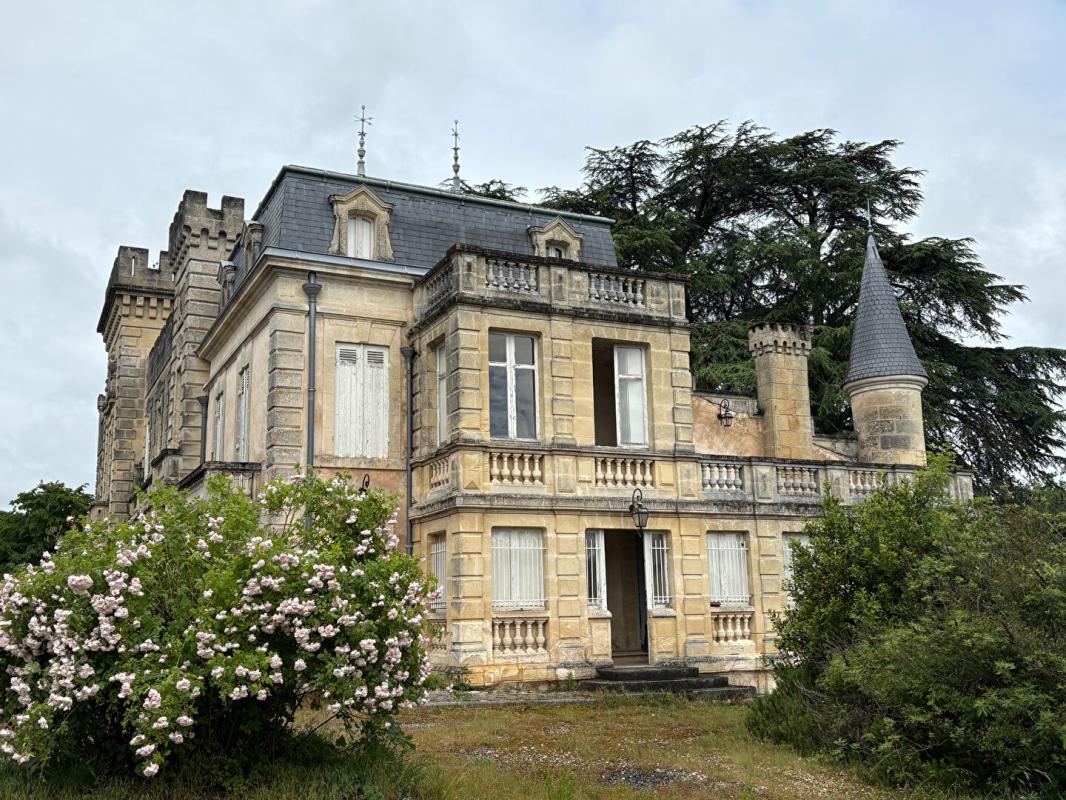 CAPIAN À 31 km DE BORDEAUX : DOMAINE XVIIe & XIXe  Secteur Langoiran 2