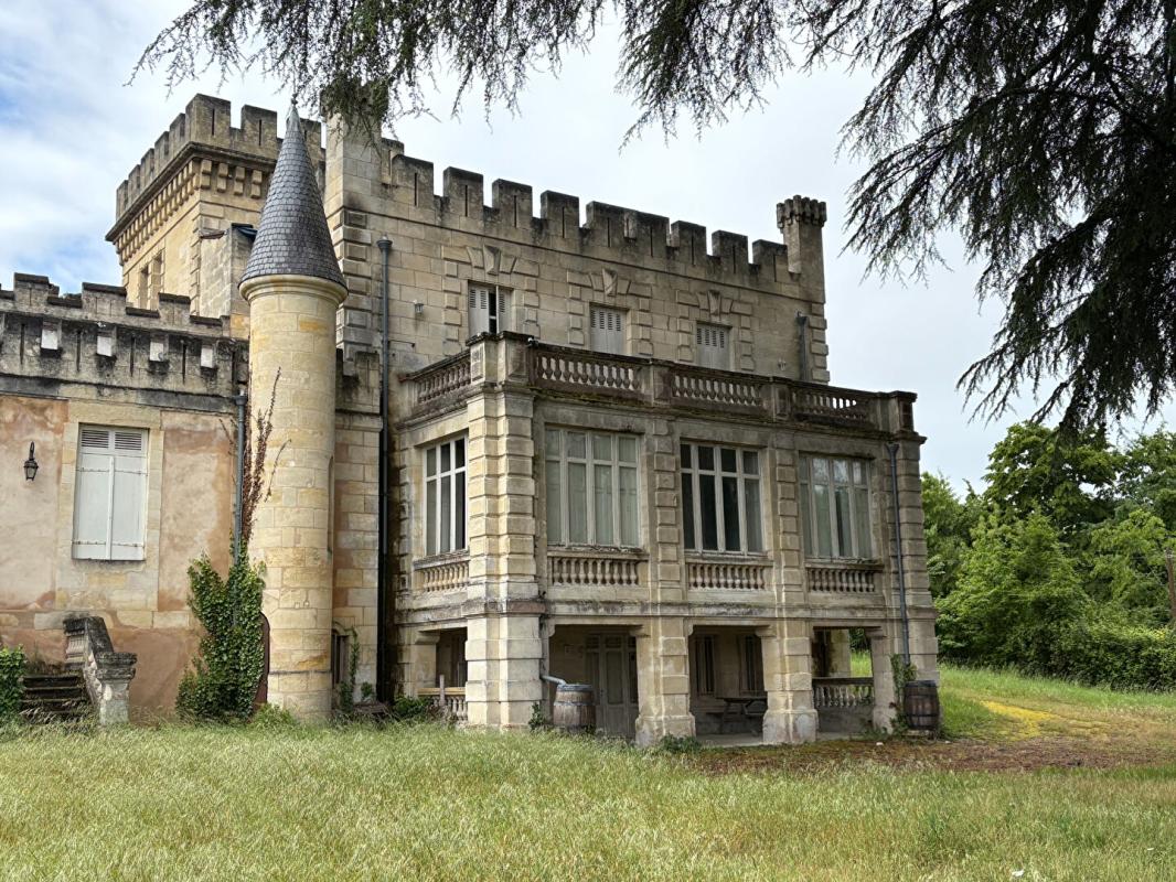 CAPIAN À 31 km DE BORDEAUX : DOMAINE XVIIe & XIXe  Secteur Langoiran 3