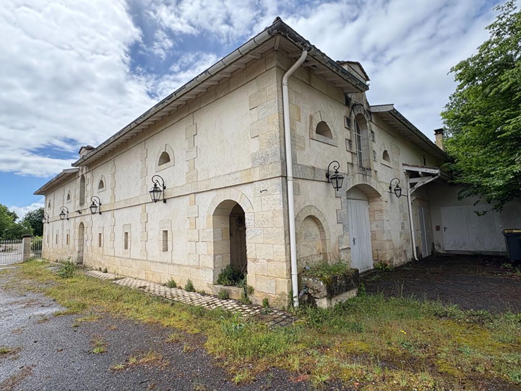 CAPIAN À 31 km DE BORDEAUX : DOMAINE XVIIe & XIXe  Secteur Langoiran 8