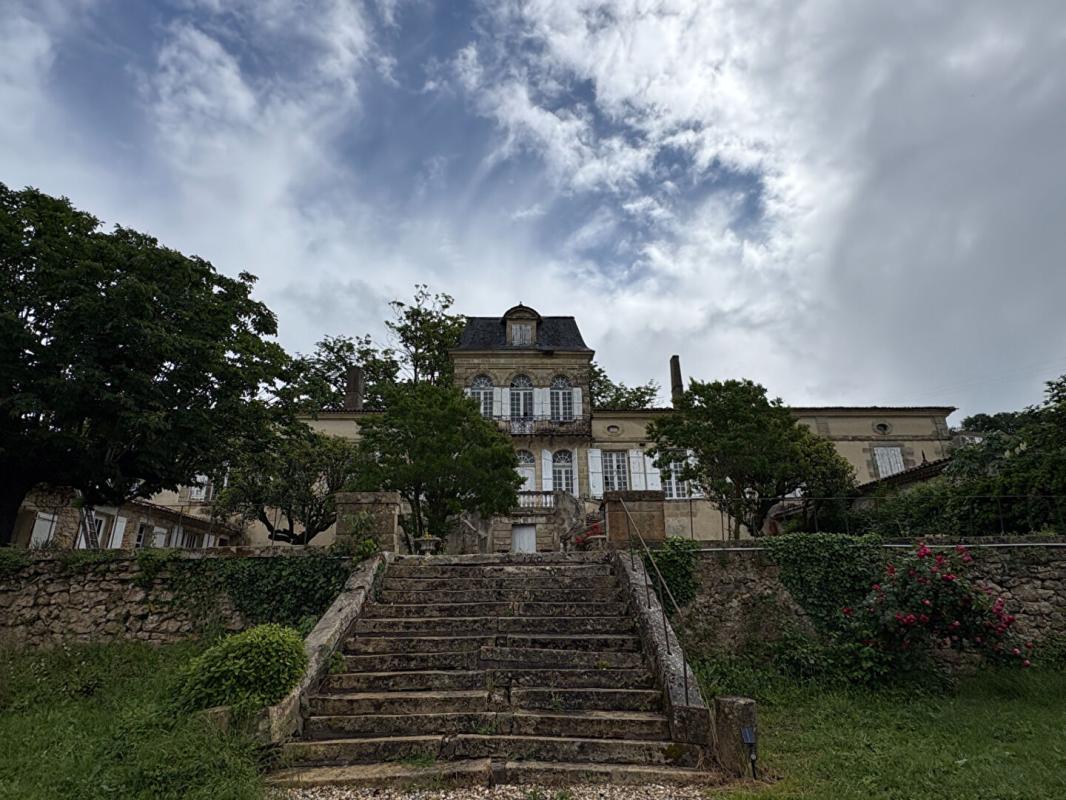LOUPIAC DOMAINE AVEC CHATEAU, CHEF-D'OEUVRE LOUIS XV 1