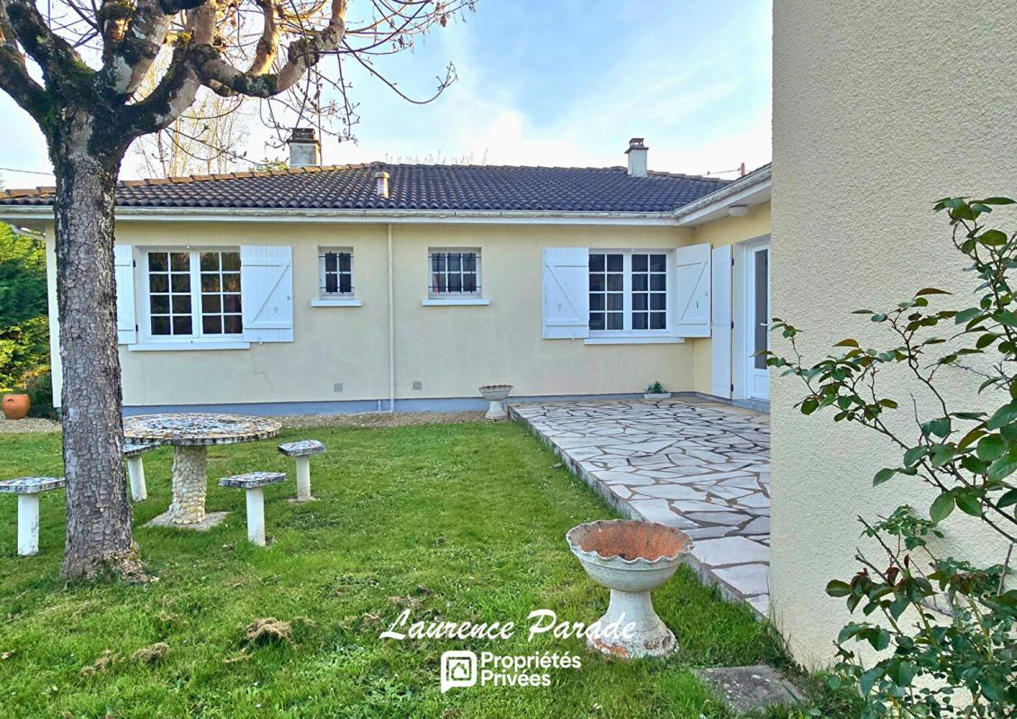 MONTPON-MENESTEROL Maison avec double garage et parc 3