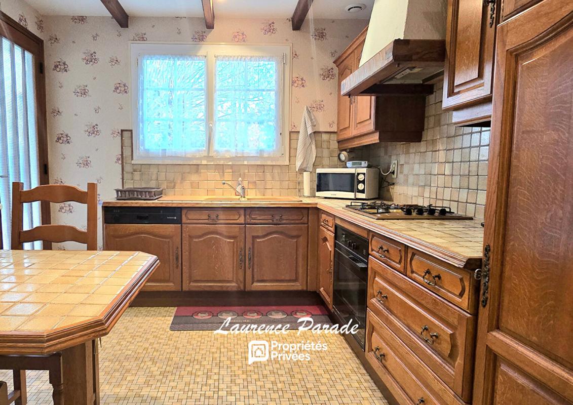 MONTPON-MENESTEROL Maison avec double garage et parc 4