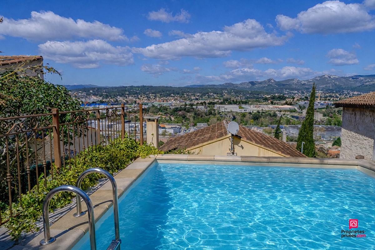 MARSEILLE-11E-ARRONDISSEMENT Maison  5 pièce(s) 124 m2 avec piscine 1