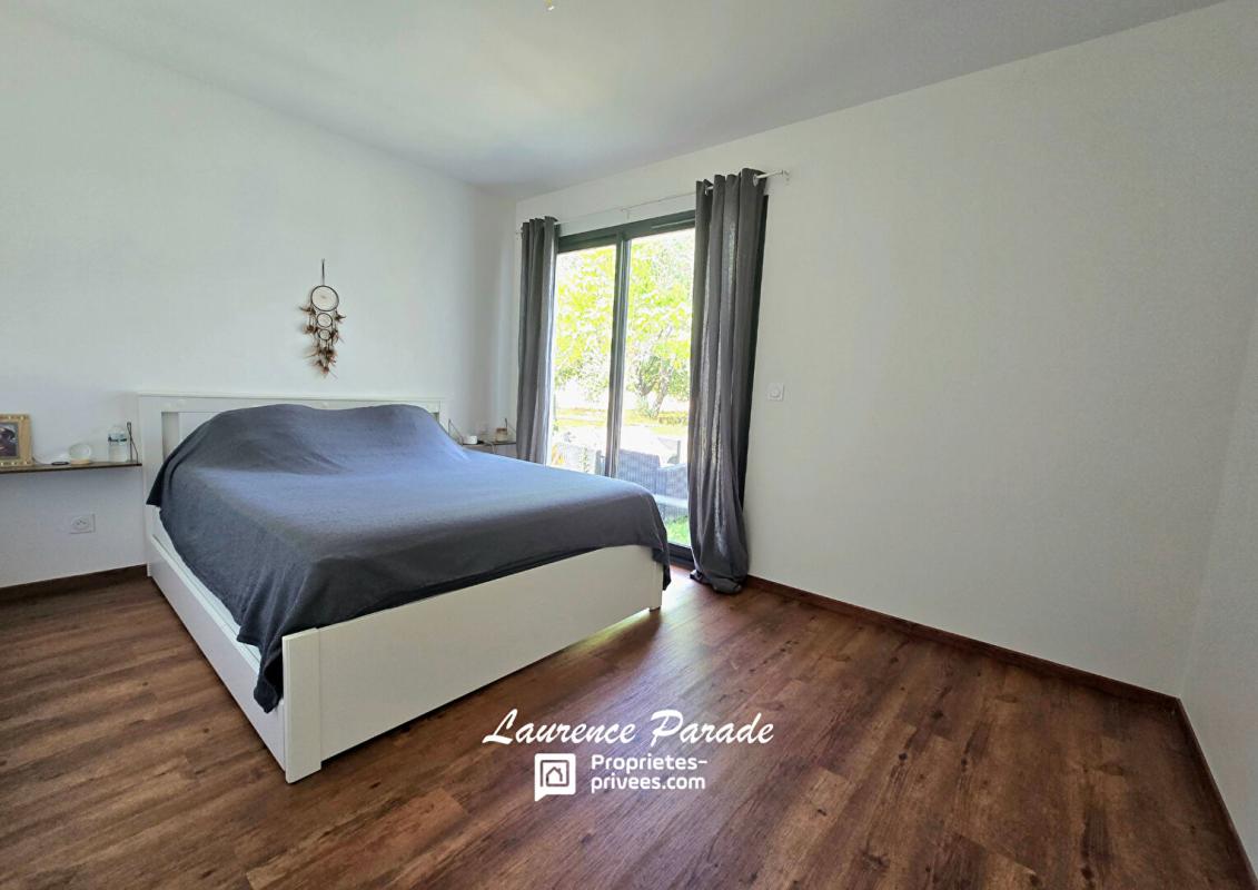 LE PIZOU Maison récente sous décennale  garages, hangar parc mare 7