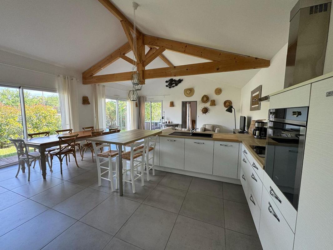 ARES Maison Ares 4 pièce(s) 112 m2 + cellier - garage et piscine 3