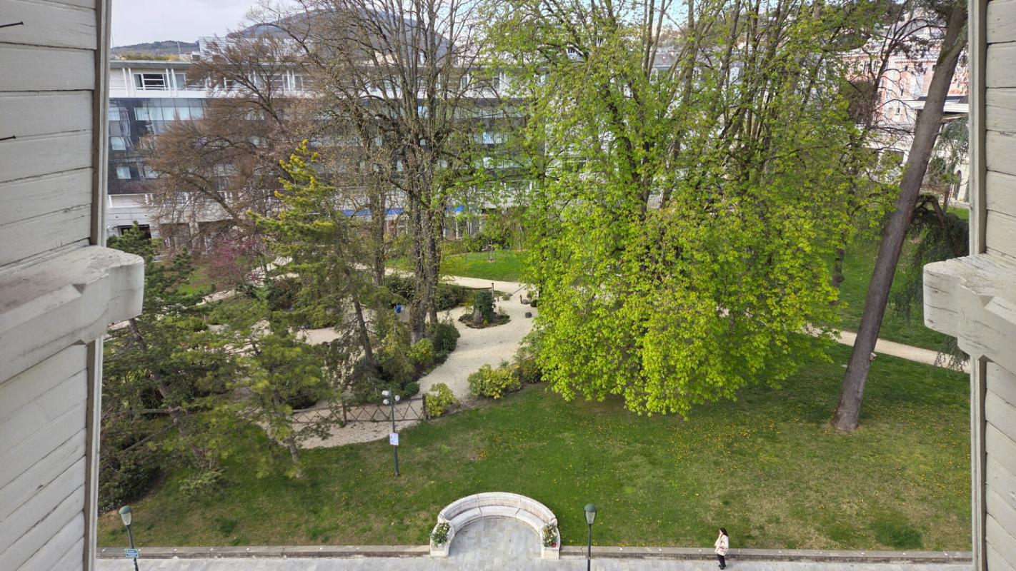 AIX-LES-BAINS Rare Aix les Bains Appartement 5 pièce(s) 6