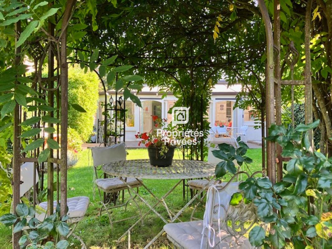 MONTFORT-L'AMAURY Maison de charme au coeur de Montfort L'Amaury 12