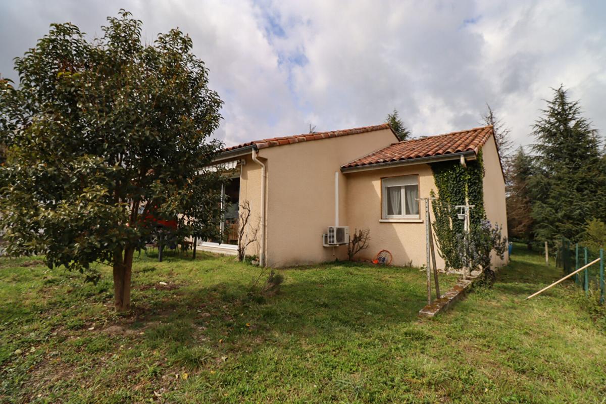 AIGUEFONDE Maison de plain-pied 76 m²  - 2 chambres - Jardin - Garage - Environnement calme 1