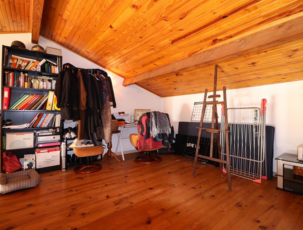 AIGUEFONDE Maison de plain-pied 76 m²  - 2 chambres - Jardin - Garage - Environnement calme 7