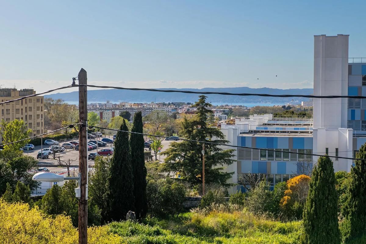 MARSEILLE-14E-ARRONDISSEMENT T4 + TERRASSE + BOX + VUE DEGAGEE 10
