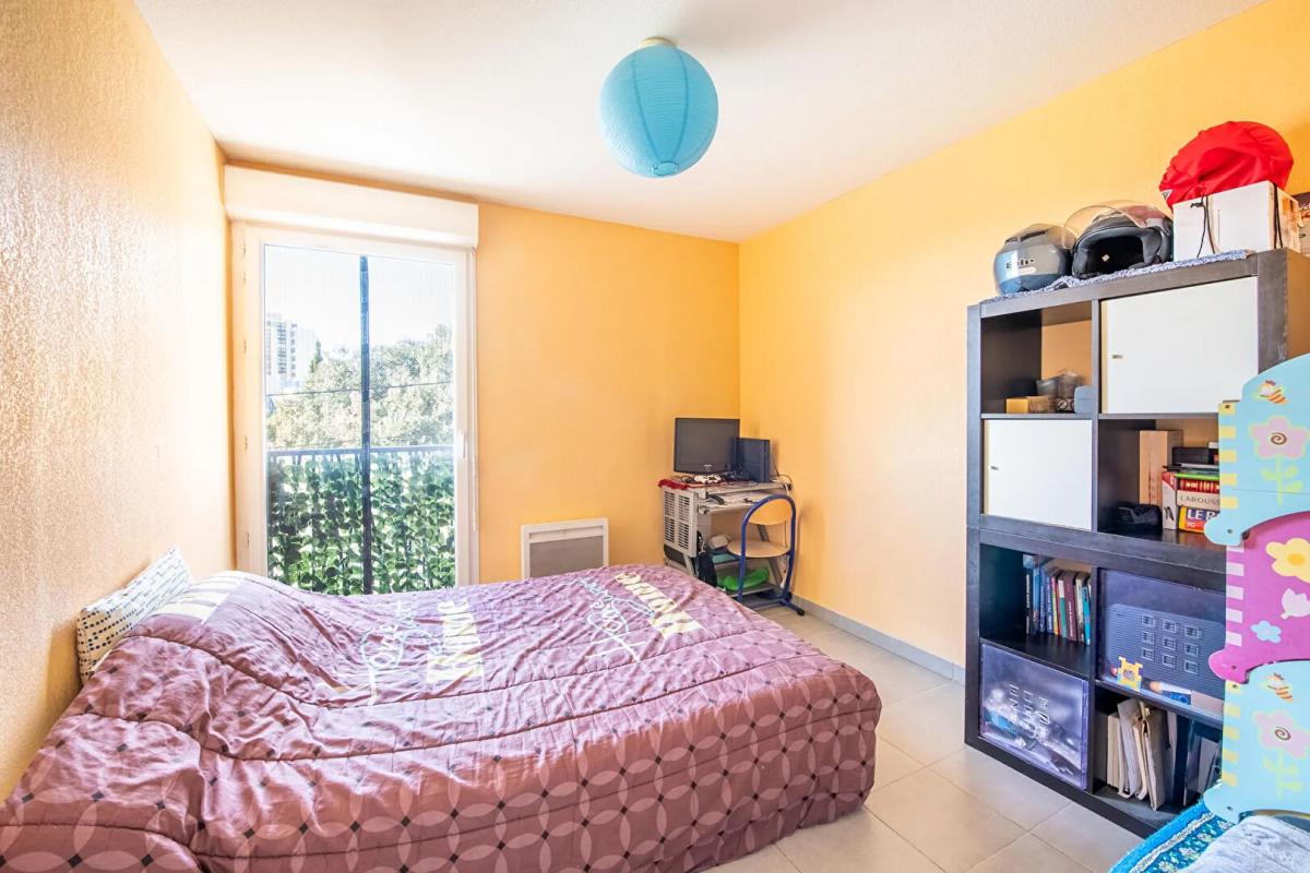 MARSEILLE-14E-ARRONDISSEMENT T4 + TERRASSE + BOX + VUE DEGAGEE 9