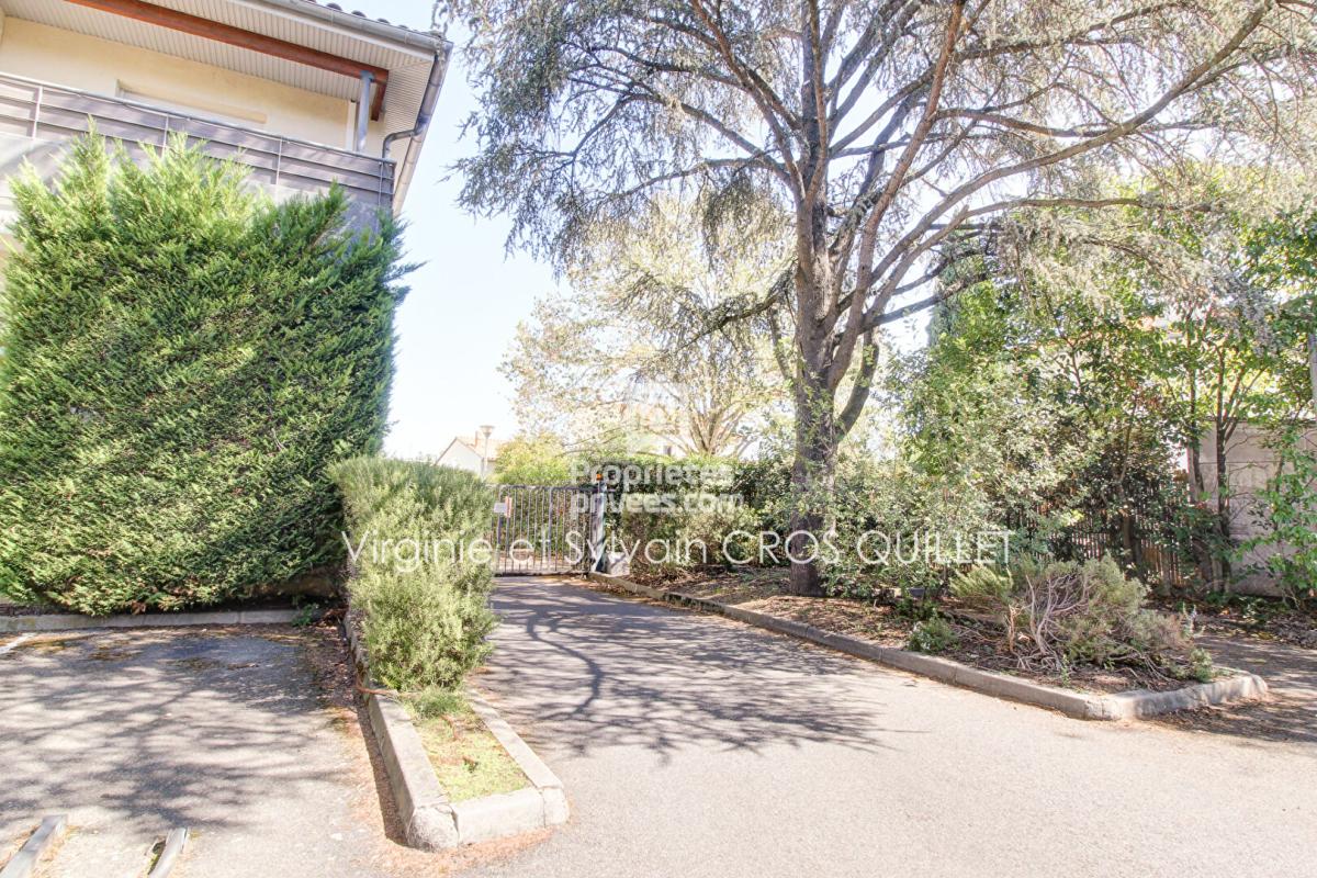 LESPINASSE T3 LESPINASSE proche accès rapides 8