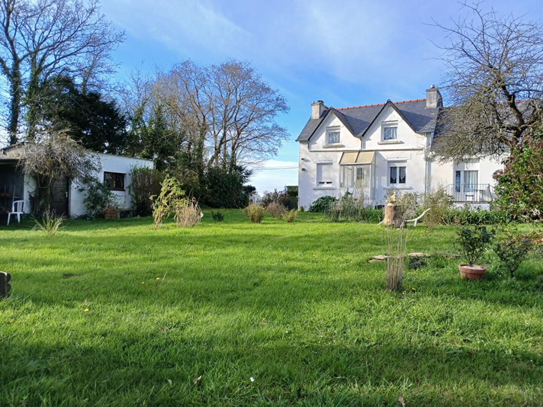 LANDELEAU 29530 Landeleau au calme, havre de paix, sans vis à vis, vue imprenable, aucun travaux 3