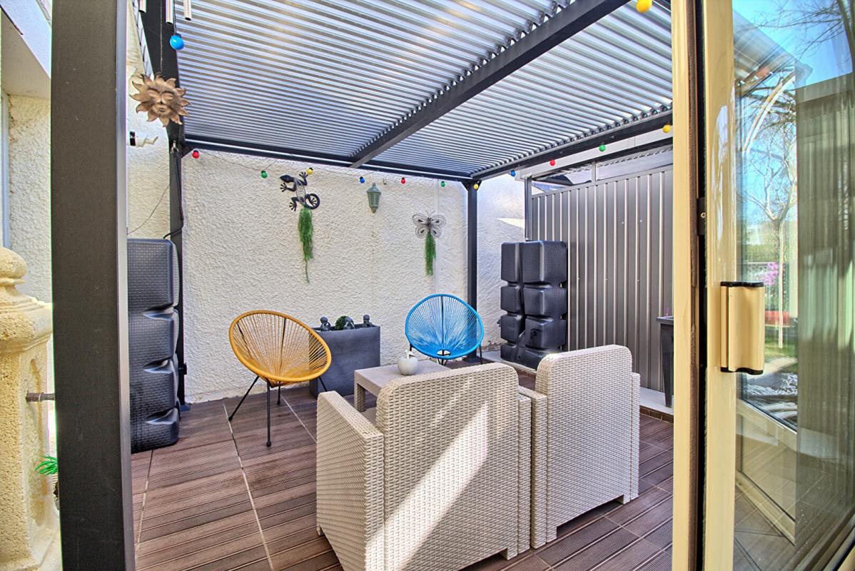 SAINT-SYLVAIN-D'ANJOU Maison centre Saint sylvain d'Anjou 120 m2 au calme square 4 chambres 11