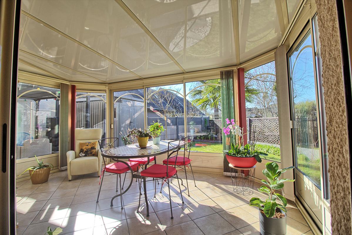 SAINT-SYLVAIN-D'ANJOU Maison centre Saint sylvain d'Anjou 120 m2 au calme square 4 chambres 13