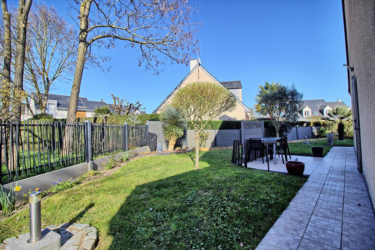 SAINT-SYLVAIN-D'ANJOU Maison centre Saint sylvain d'Anjou 120 m2 au calme square 4 chambres 7