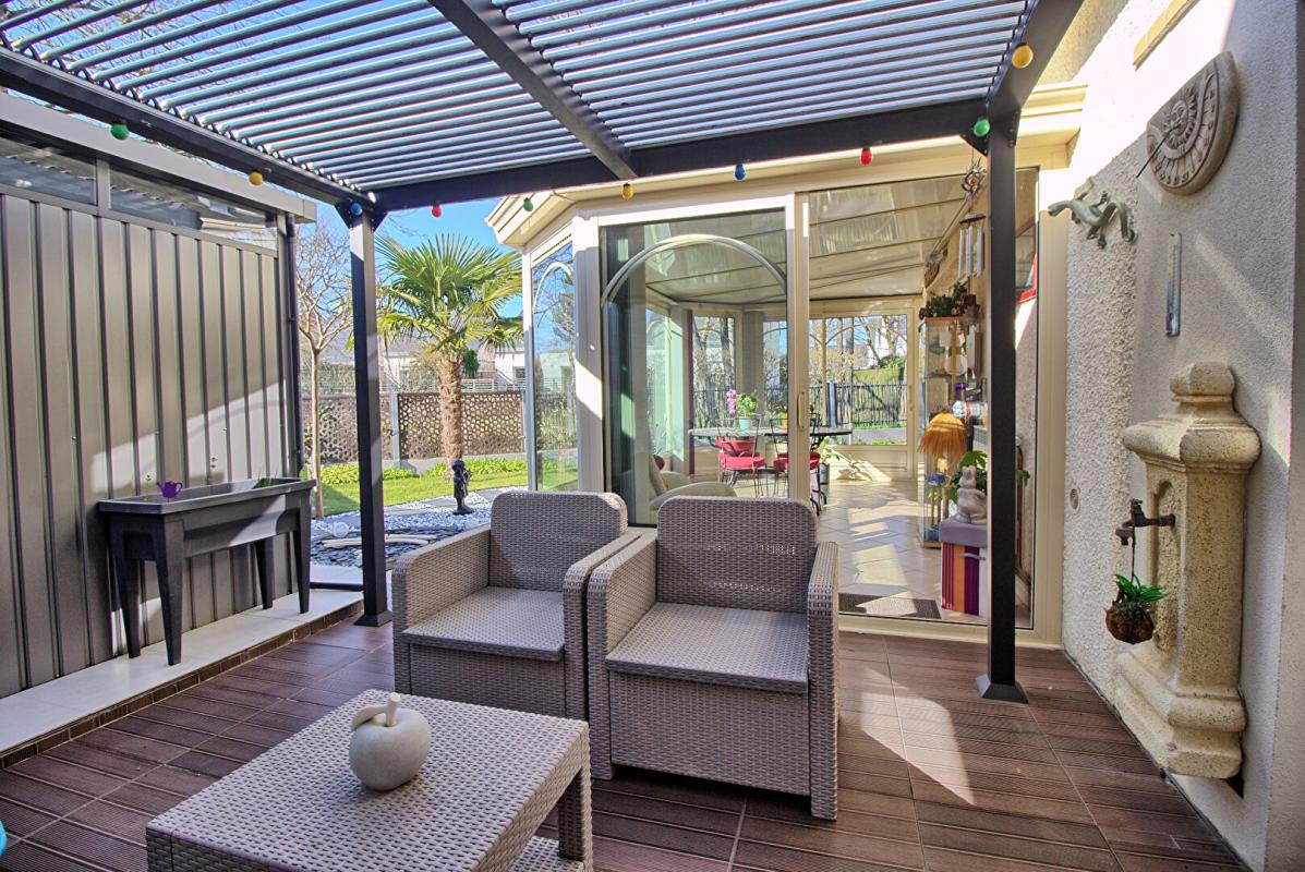 SAINT-SYLVAIN-D'ANJOU Maison centre Saint sylvain d'Anjou 120 m2 au calme square 4 chambres 9