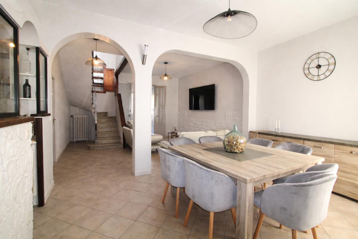 FERRALS-LES-CORBIERES Maison Ferrals Les Corbieres 6 pièce(s) 137.80 1