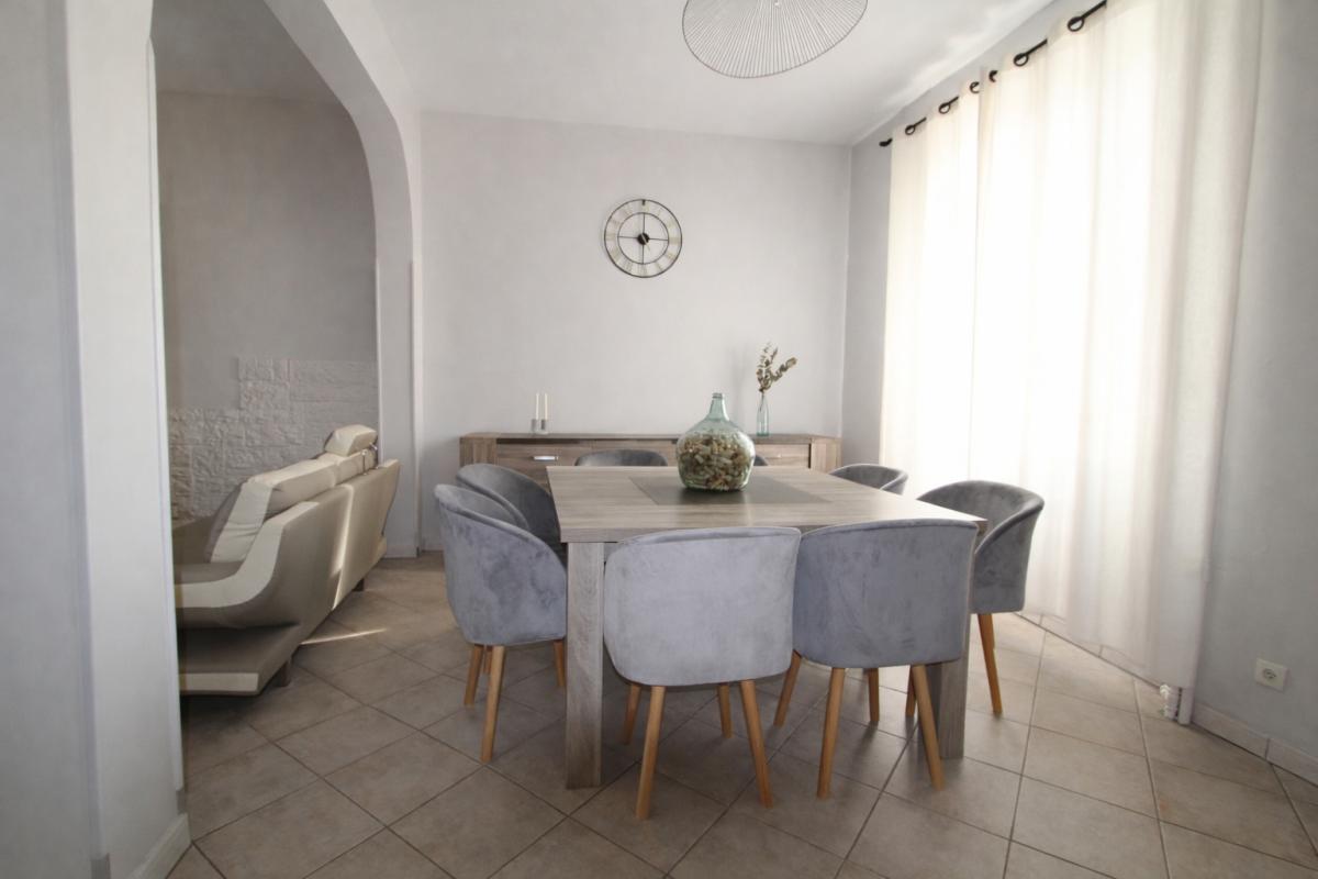 FERRALS-LES-CORBIERES Maison Ferrals Les Corbieres 6 pièce(s) 137.80 5