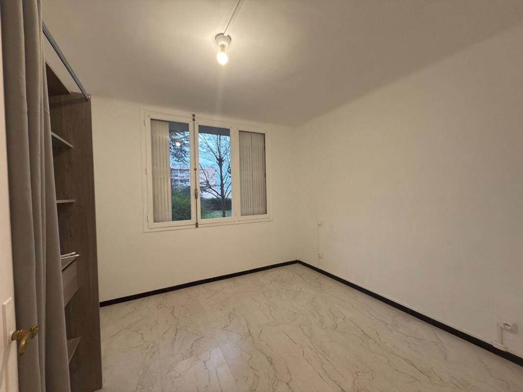 BEZIERS Appartement 3 pièces à Beziers 9